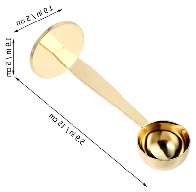 Produktbild von Kaffeewerkzeug aus Edelstahl 2 in 1 in Gold mit Espresso Tamper und Messlöffel für die Zubereitung von gemahlenem Kaffee und Filterkaffee