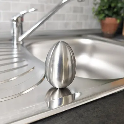 Produktbild von Wilhelm Sell® Edelstahlseife 18/10 rostfrei - hygienischer Geruchsneutralisierer - Edelstahl-Ei zur Geruchsentfernung - Reinigungsblock für Hände & Füße - magische Desodorierungsseife