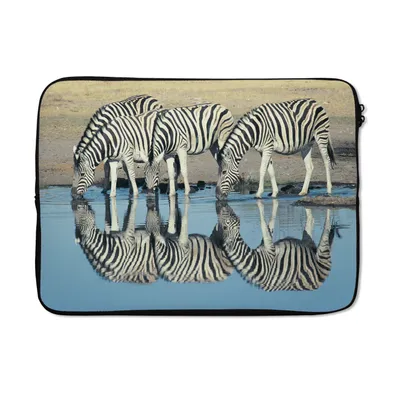 Produktbild von MuchoWow® Laptop Hülle 14 ZollZebra trinken Laptoptasche - Laptoptasche - Stoßsicher - Schutzhaube