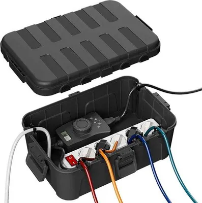 Produktbild von Große wasserdichte Kabelbox, IP54 Wasserdichtigkeitsklasse, wasserdichte Kabelbox für draußen, witterungsbeständige elektrische Box für die Sicherung von Steckdosen und Außensteckern (34,5 x 24 x 12 cm) - Schwarz
