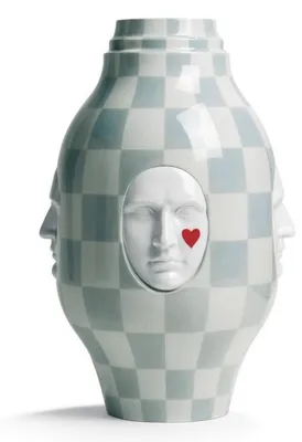 Produktbild von Casa Padrino Designer Porzellan Vase Weiß / Grau / Rot Ø 31 x H. 52 cm - Handgefertigte & Handbemalte Luxus Dekoration