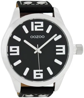 Image de Montre bracelet avec clous et bracelet en cuir