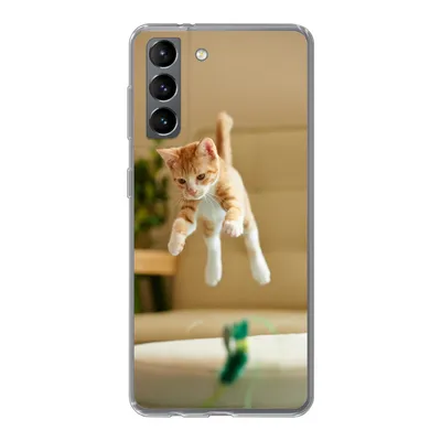 Produktbild von MuchoWow® Handyhülle Schutzhülle Hülle für Samsung Galaxy S21 Katze - Springen - Spielzeug Silikon Softcase Handy Hülle - Softcase