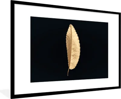 Produktbild von MuchoWow® Gerahmtes Poster Blätter - Schwarz und Gold - Luxus - Chic - Natur 90x60 cm - Poster mit Schwarzem Bilderrahmen Wandposter Rahmen Foto Bilder - Wanddekoration - Fotos