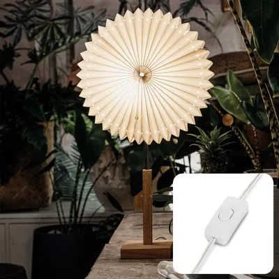Produktbild von Papier-Lampion Sunny mit Standfuß, weiß E14