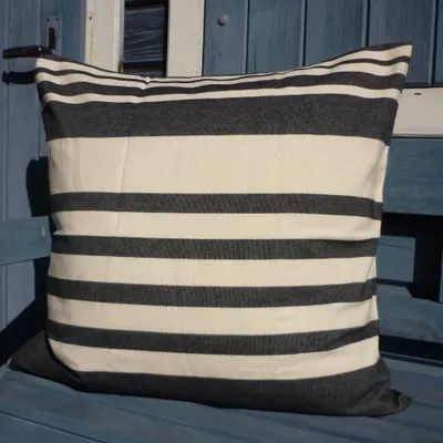Produktbild von Kissen mit Kissenbezug Negrita 177 60*60 cm