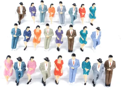 25 Stk. Modellbau Figuren 1:24 Spurweite G - Sitzende Männer Frauen Bemalt - Modelleisenbahn Zubehör