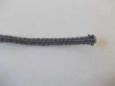 Produktbild von Selbstklebende Dichtschnur Ofen flach 08x4mm | 7 Meter
