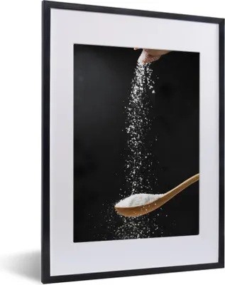 Produktbild von MuchoWow® MuchoWow® Gerahmtes Poster Besprengter Holzlöffel 30x40 cm - Poster mit zchwarzem Bilderrahmen - Wandposter Schlafzimmer