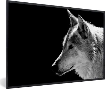 Produktbild von MuchoWow® Gerahmtes Poster Wildlife - Wolf - Schwarz - Weiß 60x40 cm - Poster mit Schwarzem Bilderrahmen Wandposter Rahmen Foto Bilder - Printing - Wanddeko Schlafzimmer