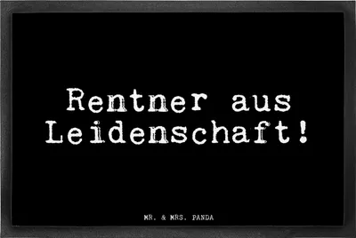 Produktbild von Mr. & Mrs. Panda Bodenvorleger Rentner aus Leidenschaft!  40 x 60 cm - Schwarz - Geschenk, Rentnerin, Sprüche, Schmutzmatte, Schmutzfangmatte, fußmatte, Pensionierung