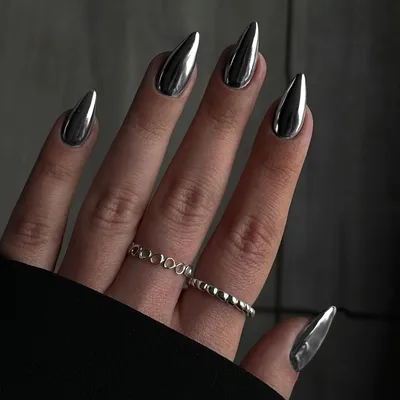Productafbeelding van Kunstnagels, amandelvorm, rookgrijze metallic spiegelglans, 24 stuks, gelmateriaal