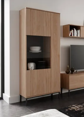 Produktbild von Vitrine Dallas WIT70, Standvitrine für Wohnzimmer, Stilvoll Vitrinenschrank 2-Türen (Farbe: Hikora)