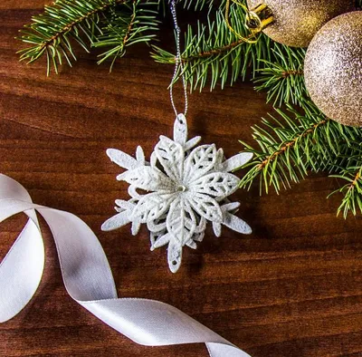 Image de Pendentif 3D « Flocon de neige blanc » 11 cm