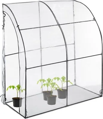 Image de Serre à tomates en plastique