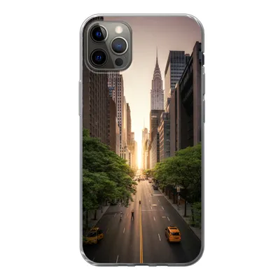 Produktbild von MuchoWow® Handyhülle Schutzhülle Hülle für iPhone 13 Pro Max New Yorker Straße am Morgen Silikon Softcase Handy Hülle - Mobiltelefon