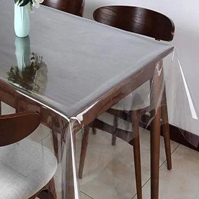 Zdjęcie produktu dla Przezroczysty obrus 152 x 218 cm, łatwy w czyszczeniu