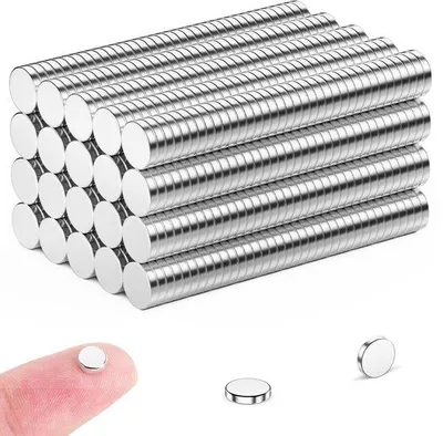 Obrázek produktu pro Kulaté miniaturní magnety, 50 ks, 5 mm x 1 mm, silné, magnety na ledničku, bílé, na háčky, na magnetické držáky, na ruční práce, do domácnosti a do kanceláře