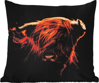 Produktbild von MuchoWow® Outdoor Kissen - Schottisches Hochlandrind - Kuh - Hörner - Porträt - Tiere - 60x60 cm - Wetterfest - Lounge Kissen - Dekoration - Schlaf Kissen