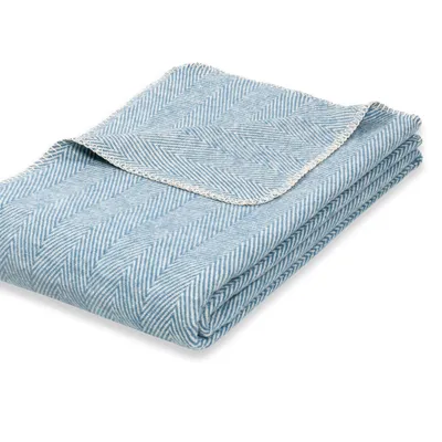 Produktbild von Riema Finn Baumwolldecke (Biobaumwolle) 140x200 cm Fischgrät: hellblau Farbe: hellblau