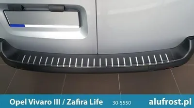 Zdjęcie produktu dla Listwa ochronna krawędzi bagażnika Opel Vivaro 2019– (folia karbonowa)