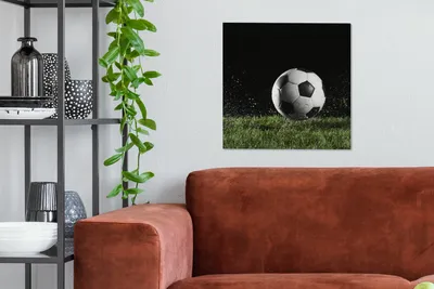 Produktbild von MuchoWow® - Leinwandbilder - Fußball auf der Wiese, Wandbild, Wanddeko Bilder Wohnzimmer, 50x50cm