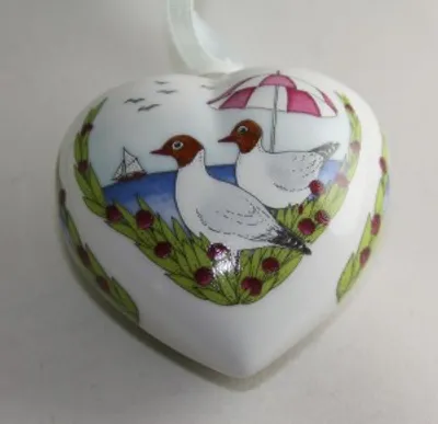 Produktbild von Hutschenreuther - Das Herz 2010 - Dekoration Möwen