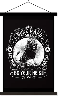 Produktbild von MuchoWow® Textilposter Löwe - Retro - Erfolg - Zitat 60x90 cm mit schwarzem Rahmen - Poster Wohnzimmer