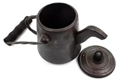 Produktbild von Handgeschmiedete Wasserkanne mit Deckel