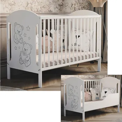 Produktbild von Babybett Hugo 60x120 cm mit Rausfallschutz und Schaumstoffmatratze – weißes Holzbett mit Bärenmotiv