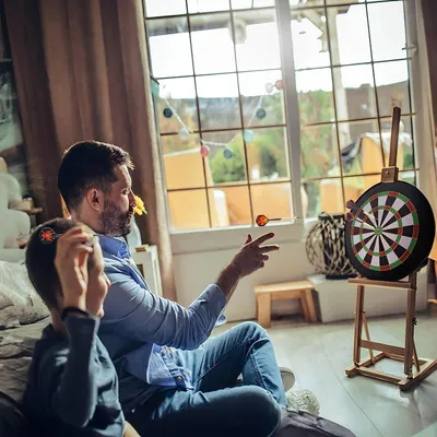 Produktbild von Dartpfeile Set mit 24 zusätzlichen Flights und 8 Motiven - 100 Kunststoff-Dartspitzen - 12 Stück mit Kunststoffspitze