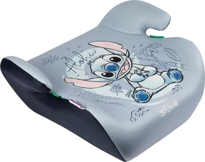 Produktbild von Tataway Disney Stitch Sitzerhöhung i-Size ECE R129. Kindersitzerhöhung für Kinder von 125 bis 150 cm Größe. Sitzerhöhung mit Stitch-Grafiken, Kindersitz auf blauem Hintergrund.
