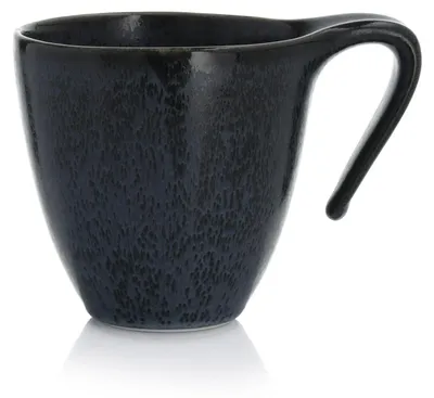 Productafbeelding van DUKA Koffiekop, porselein, koffiemok - Time, zwart. DUKA, 450 ml. Grafietblauwe porseleinen mok, geschikt voor de vaatwasser