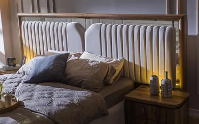 Produktbild von Luxus Schlafzimmer Set Bett + 2x Nachttische Holz Komplettes Modern Neu