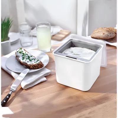 Zdjęcie produktu dla Cuisipro – Urządzenie do przygotowywania serka śmietankowego | Białe | 750 ml | Zestaw do naturalnego przygotowywania kremowego serka śmietankowego, dipów, past do smarowania pieczywa lub twarogu | Patentowany sitko ze stali nierdzewnej