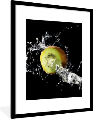 Produktbild von MuchoWow® Gerahmtes Poster Kiwi - Obst - Stillleben - Wasser - Schwarz 60x80 cm - Poster mit Schwarzem Bilderrahmen Wandposter Rahmen Foto Bilder - Wohnzimmer - Dekorationen - Prämie