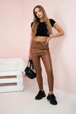Produktbild von Damenhose aus Kunstleder mit Bindung und Schlitz am Bein Braun L
