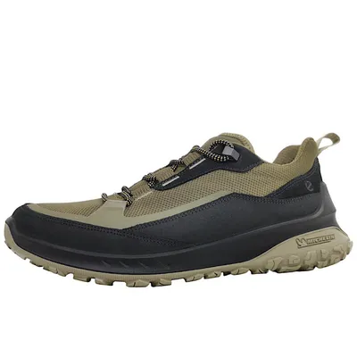 Image de Voici les chaussures pour hommes ULT-TRN, modèles sportifs à lacets, de couleur verte, idéales pour les activités de loisirs