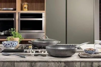Immagine prodotto di Wok da 32 cm per famiglie numerose - Adatto all'induzione - Acciaio inossidabile