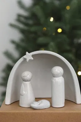 Produktbild von Famanu Porzellan-Krippenstall Set mit Heilige Familie - Weihnachtsdekoration und Geschenk