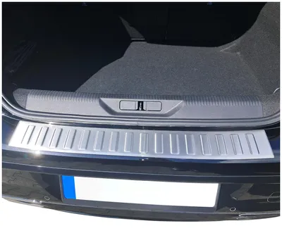 Produktbild von Edelstahl Ladekantenschutz passend für Peugeot 308 3 Limo ab Bj. 2022-, Farbe:Silber, KI-generiertes Bild