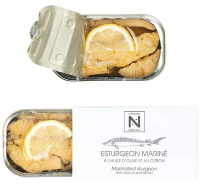 Produktbild von Störfilets mit Öl und Zitrone.