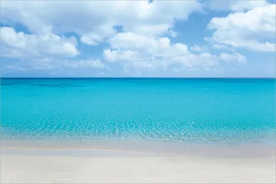 Produktbild von Wallario selbstklebendes Poster - Sandstrand und blaues Meer, Größe: 61 x 91,50 cm