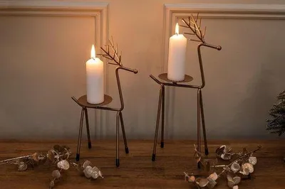 Produktbild von Famanu Set von zwei bronzen Hirschen Kerzenhaltern - Modernes Design
