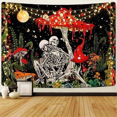 Imagen del producto de Uniqoos®: Tapiz mural con motivos de calavera, setas, sol y luna. Tapiz de poliéster de 150 x 130 cm, decoración vintage y hippie para el dormitorio