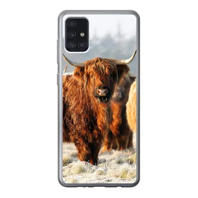 Produktbild von MuchoWow® Handyhülle Schutzhülle Hülle für Samsung Galaxy A52 5G Schottische Highlander - Schnee - Wald Silikon Softcase Handy Hülle - Umschlag