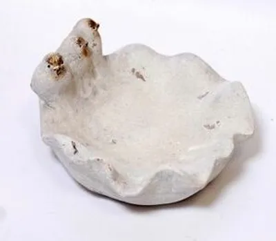 Produktbild von Vogeltränke klein Vogelbad Vogelbecken mit 3 Vögel creme 21 x 22 cm