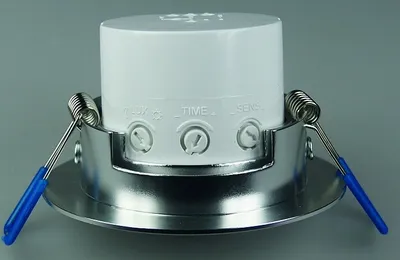 Immagine prodotto di ChiliTec rilevatore di movimento da incasso a soffitto 360° in alluminio LED adatto, 6 m, orientabile, argento