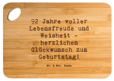 Produktbild von Mr. & Mrs. Panda Holzbrettchen Spruch 92. Geburtstag - Transparent - Geschenk, 92 Jahre, Holzbrett, Lebensweise, Brett, Geburtstagsgeschenke, Frühstücksbrett, Küchenbrett