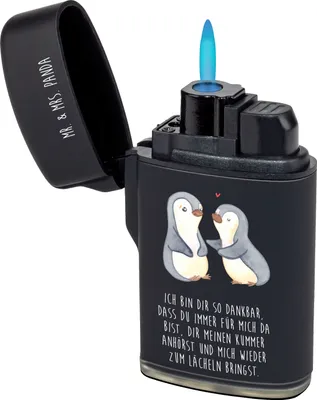 Produktbild von Mr. & Mrs. Panda Feuerzeug Pinguine trösten - Schwarz - Geschenk, sturmfeuerzeug, für Freundin, Gasfeuerzeug, Feuerzeuge, Mitbringsel, Hochzeitstag, anzünder, Freund